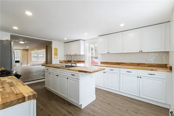 $799,900 | 14 West Natick Road, Warwick, RI 02886