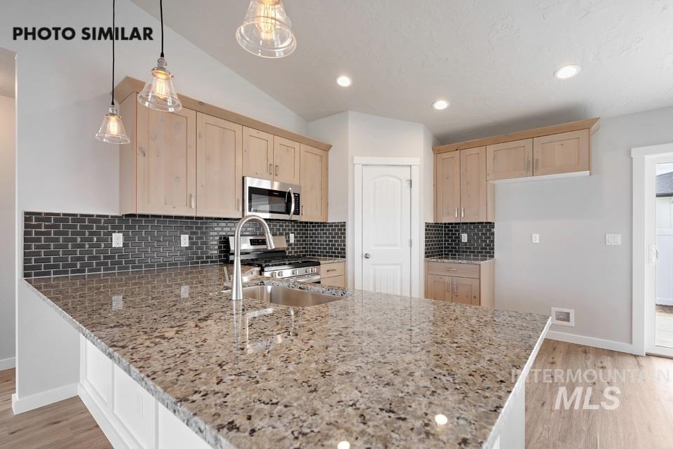 1370 Dawn Street Weiser, ID 83672 - Photo 11 of 32