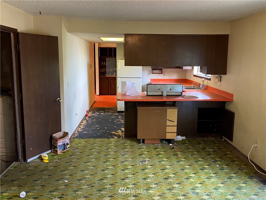 9160 Roy Road Northeast Bremerton, WA 98311 - Photo 17 of 38