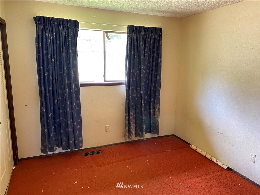 9160 Roy Road Northeast Bremerton, WA 98311 - Photo 21 of 38