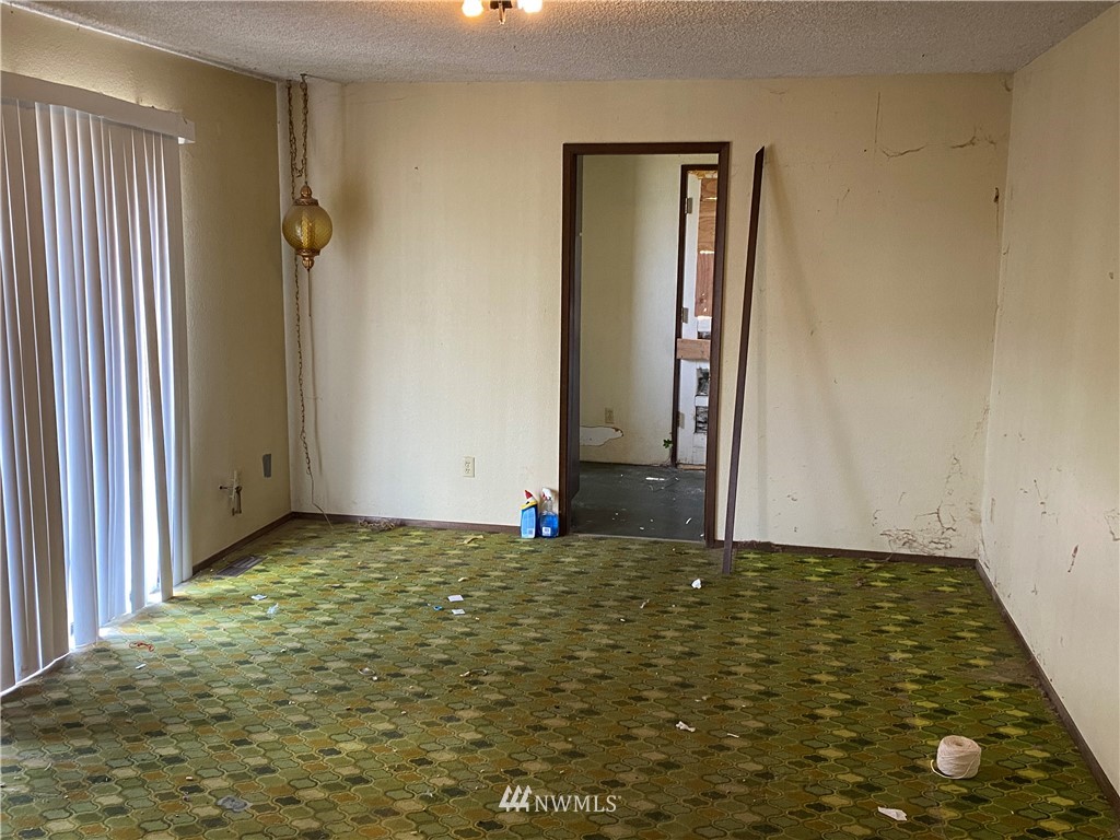 9160 Roy Road Northeast Bremerton, WA 98311 - Photo 10 of 38