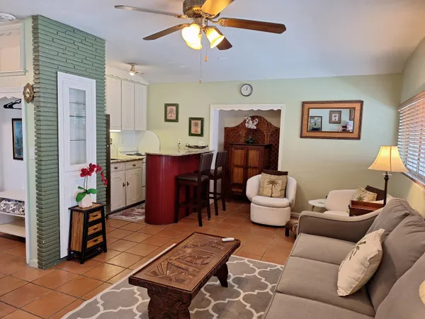 $1,800 | 721 North M Street, Lake Worth Beach, FL 33460