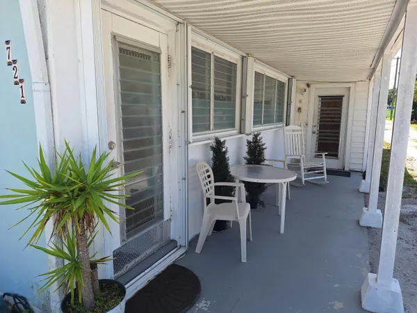 $1,800 | 721 North M Street, Lake Worth Beach, FL 33460