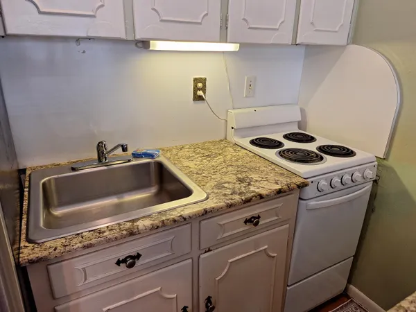 $1,800 | 721 North M Street, Lake Worth Beach, FL 33460