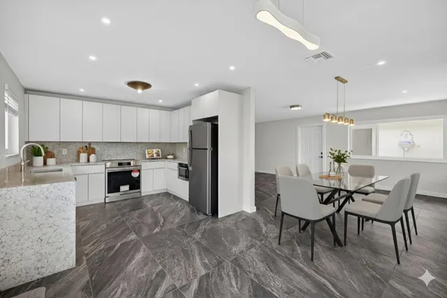 $4,250 | 4442 Sea Grape Drive, Unit 1NORTH, Lauderdale-by-the-Sea, FL 33308