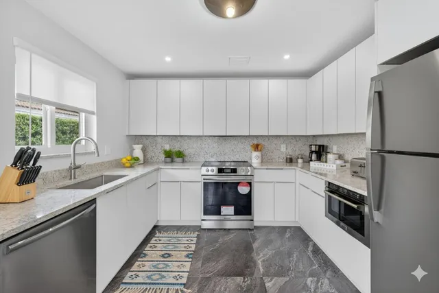 $4,250 | 4442 Sea Grape Drive, Unit 1NORTH, Lauderdale-by-the-Sea, FL 33308