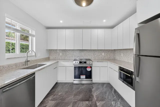 $4,250 | 4442 Sea Grape Drive, Unit 1NORTH, Lauderdale-by-the-Sea, FL 33308