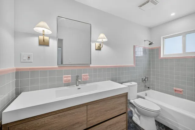 $4,250 | 4442 Sea Grape Drive, Unit 1NORTH, Lauderdale-by-the-Sea, FL 33308