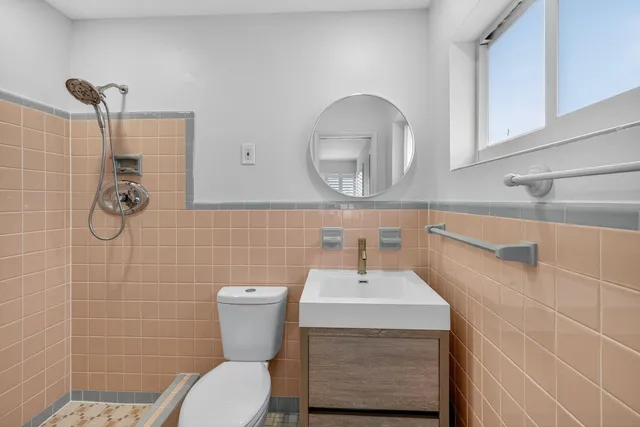 $4,250 | 4442 Sea Grape Drive, Unit 1NORTH, Lauderdale-by-the-Sea, FL 33308