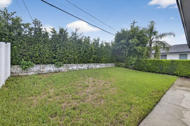 $4,250 | 4442 Sea Grape Drive, Unit 1NORTH, Lauderdale-by-the-Sea, FL 33308