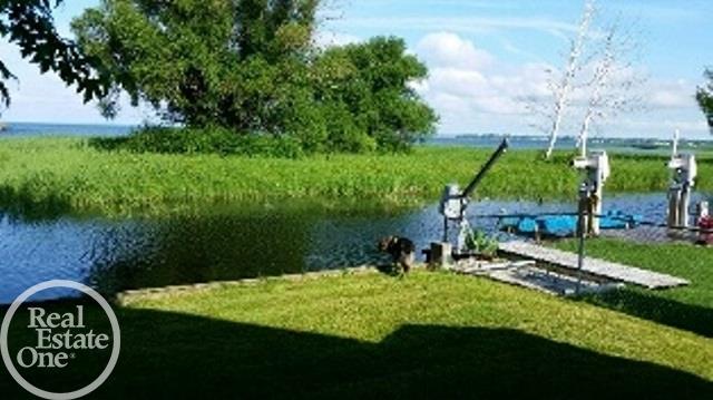 7273 Dyke Road Algonac, MI 48001 - Photo 3 of 32 31320453-2.JPG