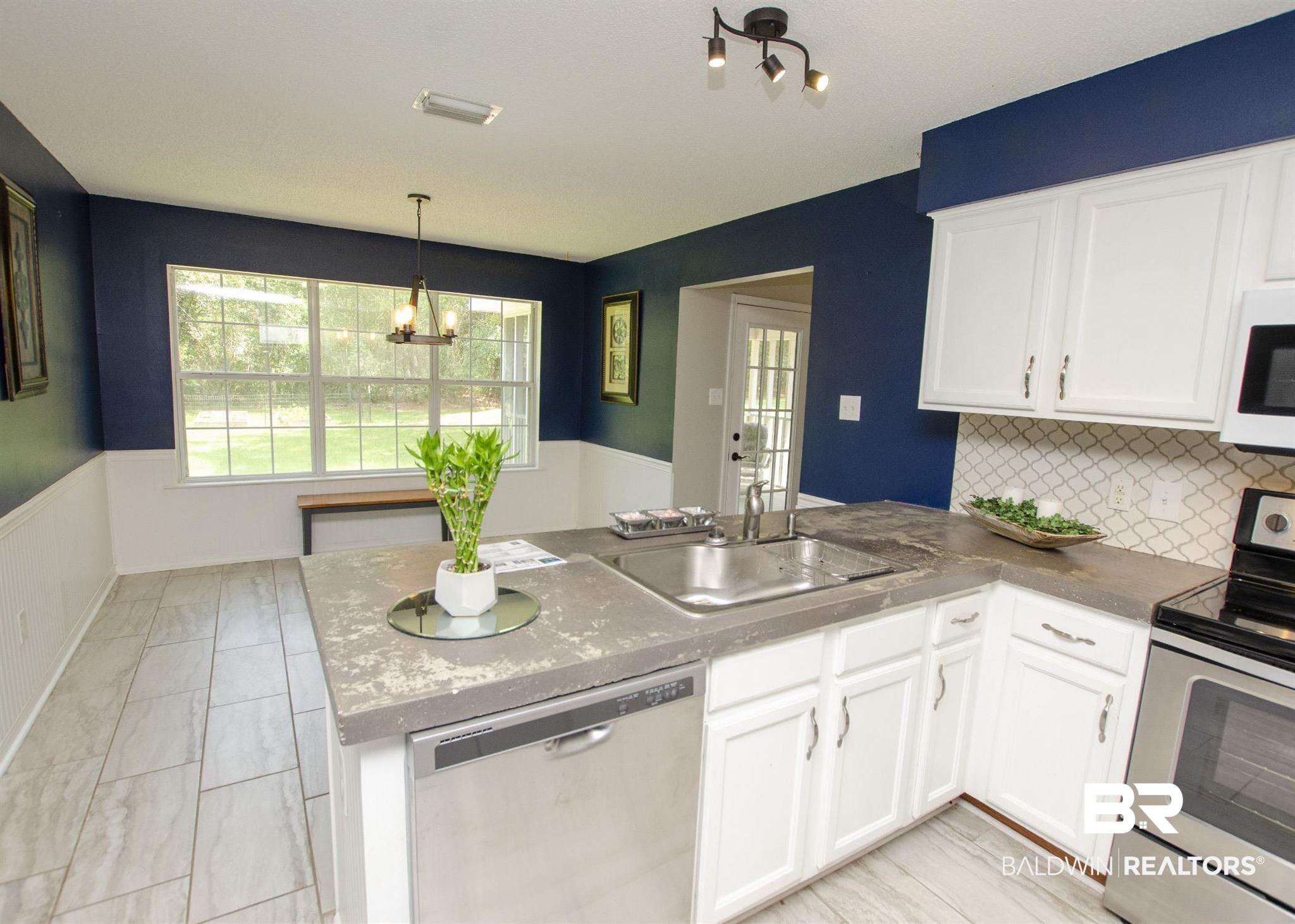 6973 Richard Lane Eight Mile, AL 36613 - Photo 9 of 38 Kitchen/Dining