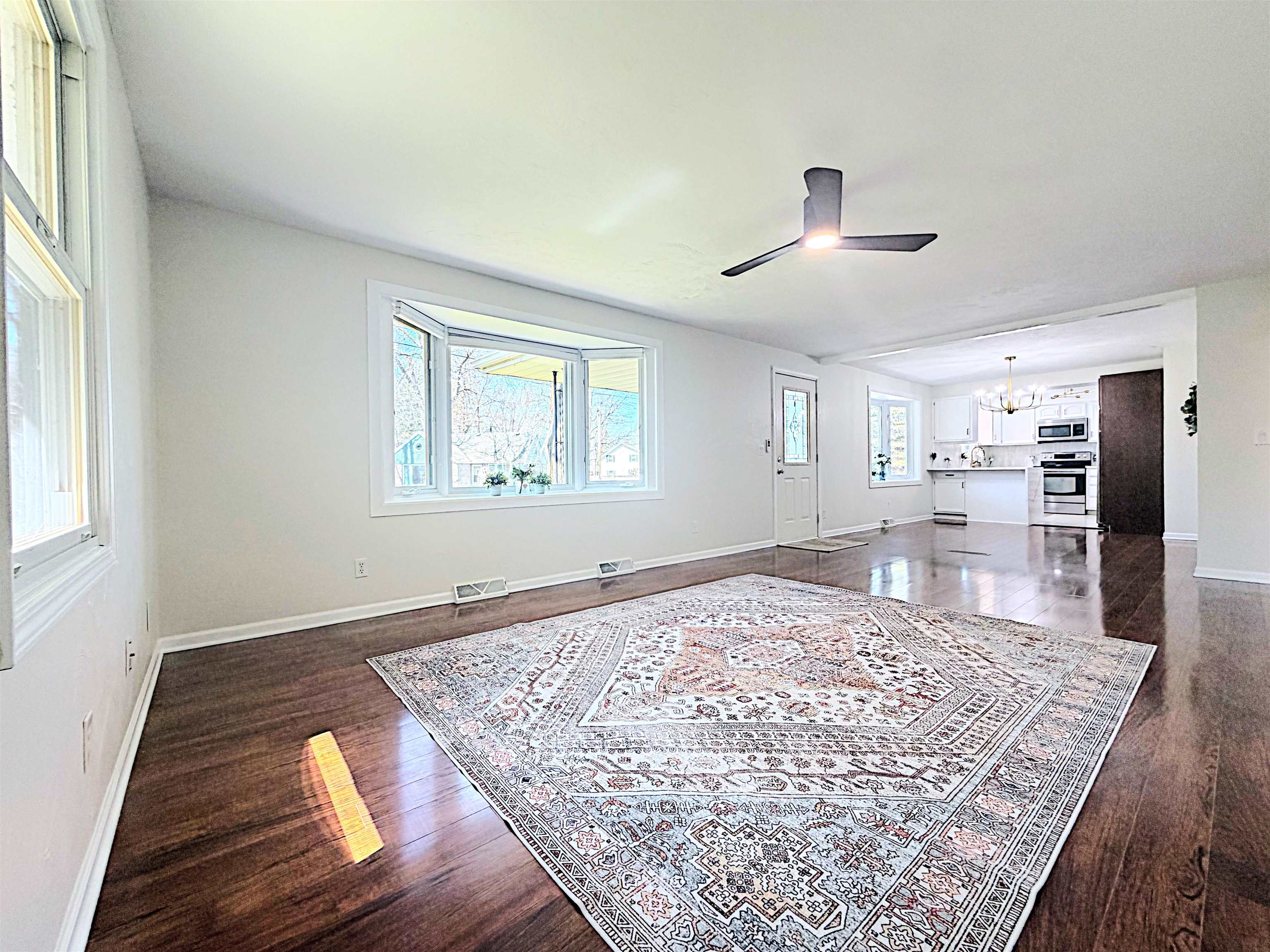 1891 Beck Street Appleton, WI 54915 - Photo 4 of 31