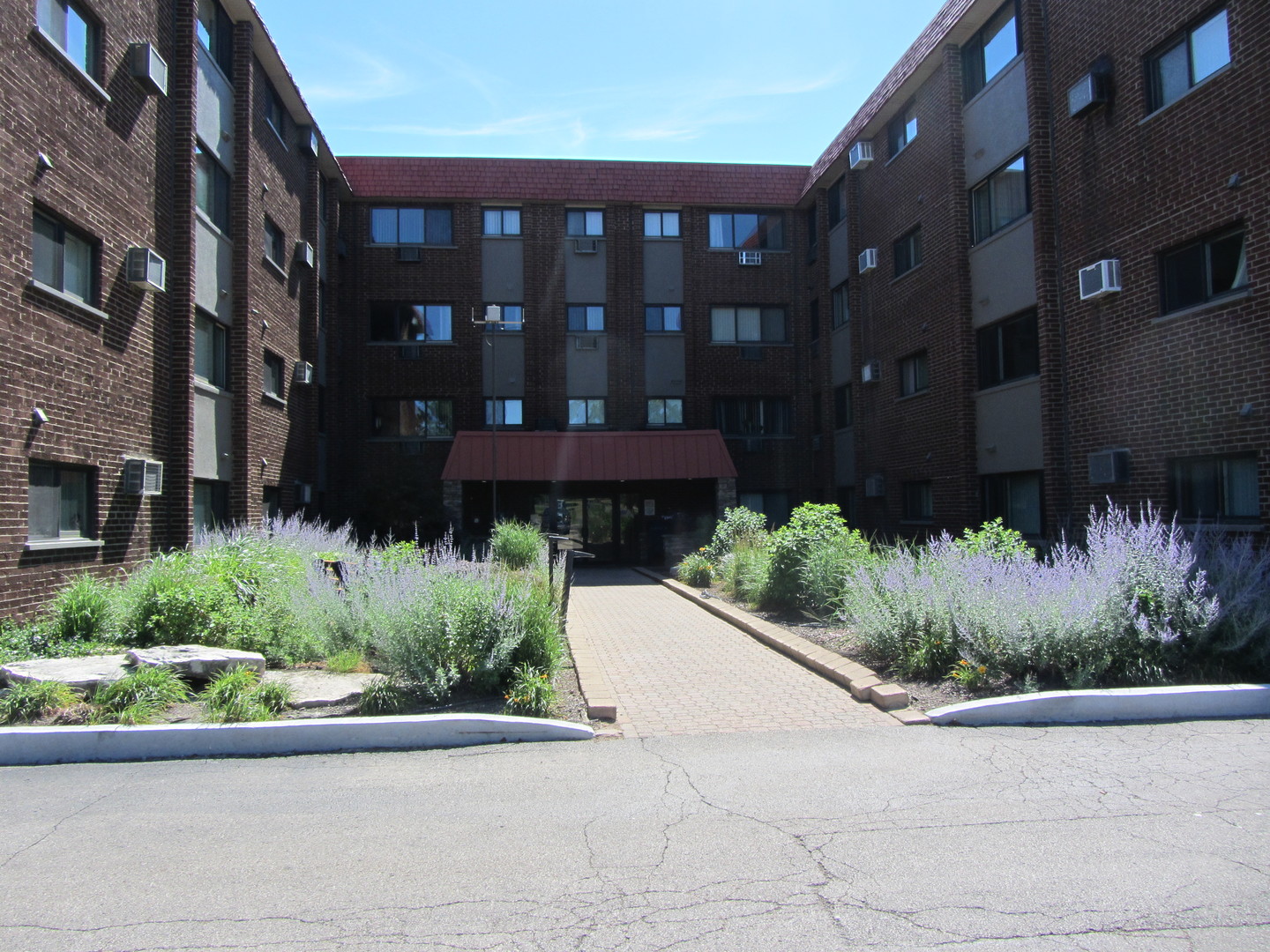 2021 South Wolf Road, Unit 309 Hillside, IL 60162 - Photo 1 of 8