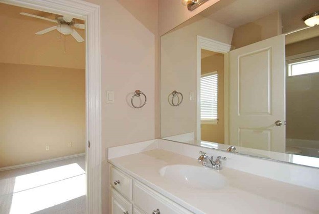 2055 Spring Cedar Lane Houston, TX 77077 - Photo 16 of 26 Dual vanities