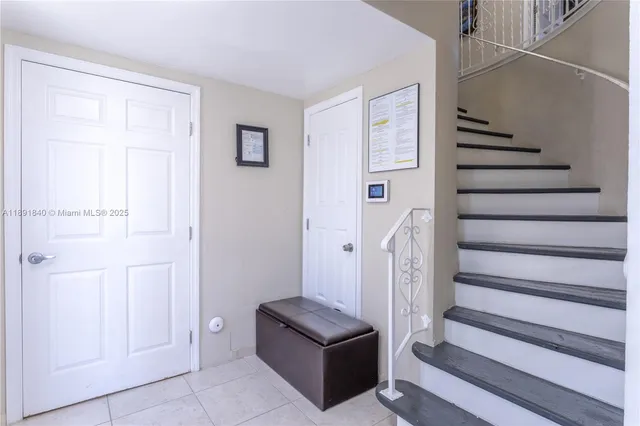 $10,000 | 1660 Northeast 25th Avenue, Pompano Beach, FL 33062