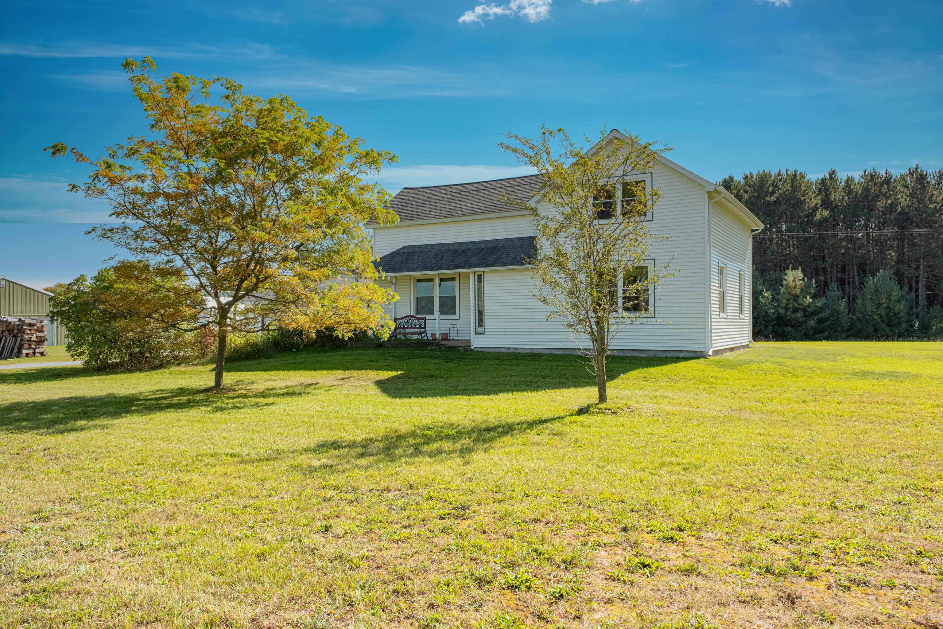 1264 East Meyering Road Marion, MI 49665 - Photo 4 of 30 1916446-3.JPG