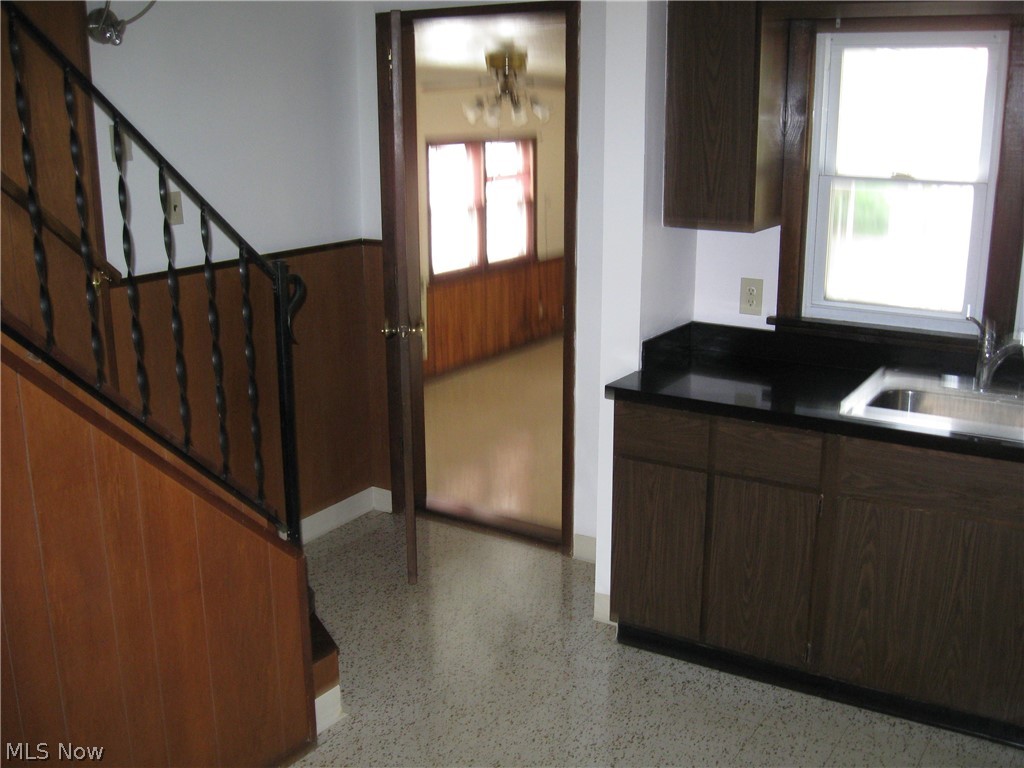 303 Hale Road Painesville, OH 44077 - Photo 4 of 7