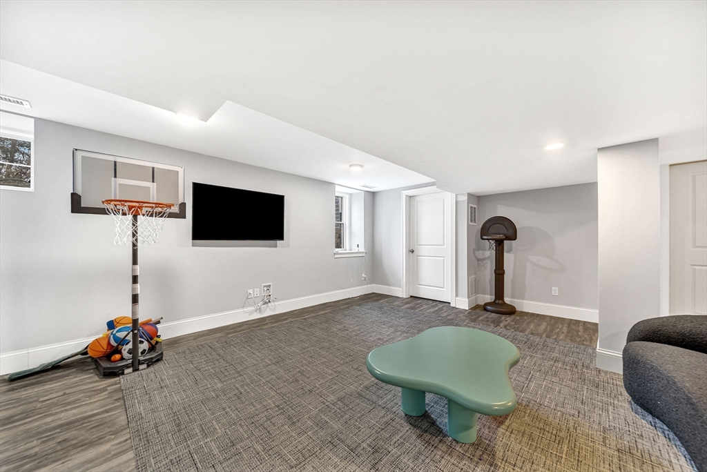 969 Greendale Avenue Needham, MA 02492 - Photo 23 of 32