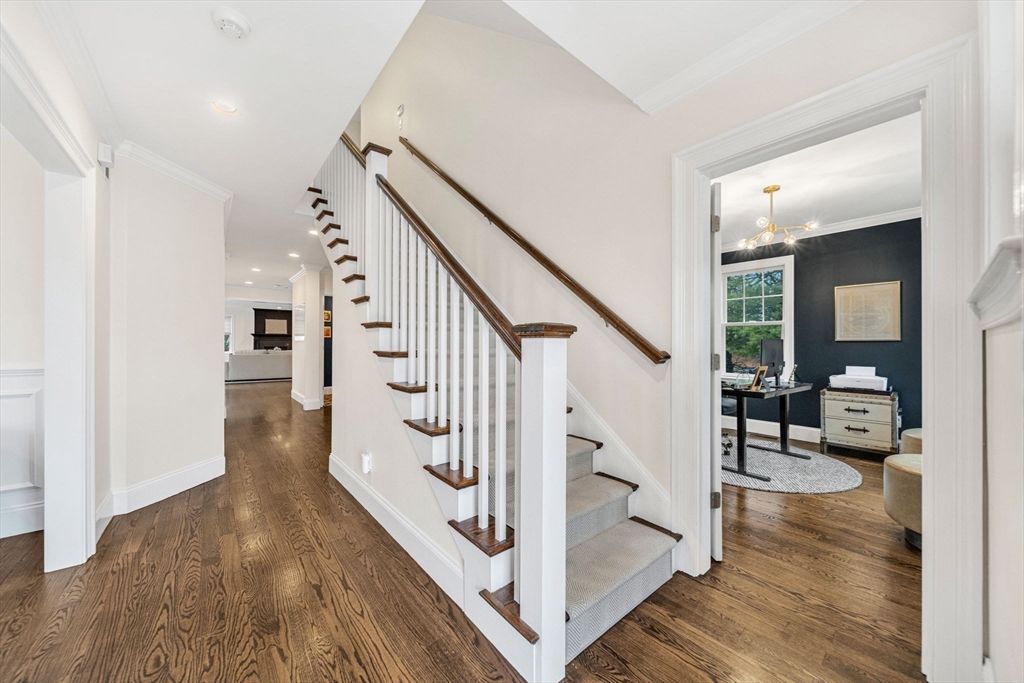 969 Greendale Avenue Needham, MA 02492 - Photo 3 of 32