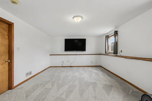 $329,000 | 1412 Essex Drive, Chesterton, IN 46304