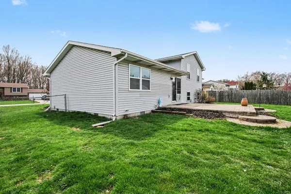 $329,000 | 1412 Essex Drive, Chesterton, IN 46304