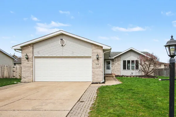 $329,000 | 1412 Essex Drive, Chesterton, IN 46304