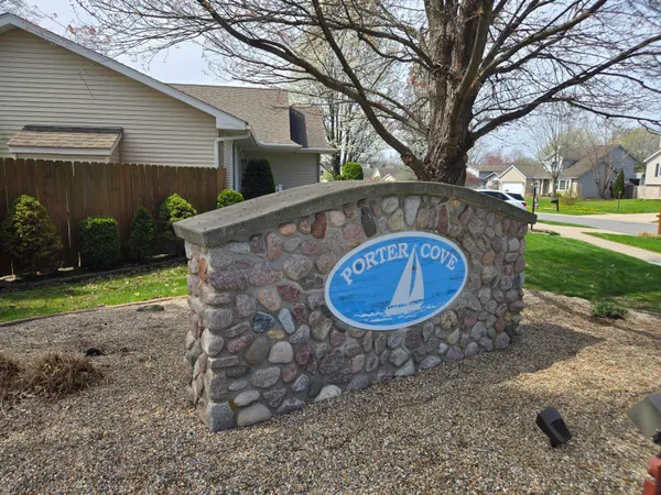 $329,000 | 1412 Essex Drive, Chesterton, IN 46304