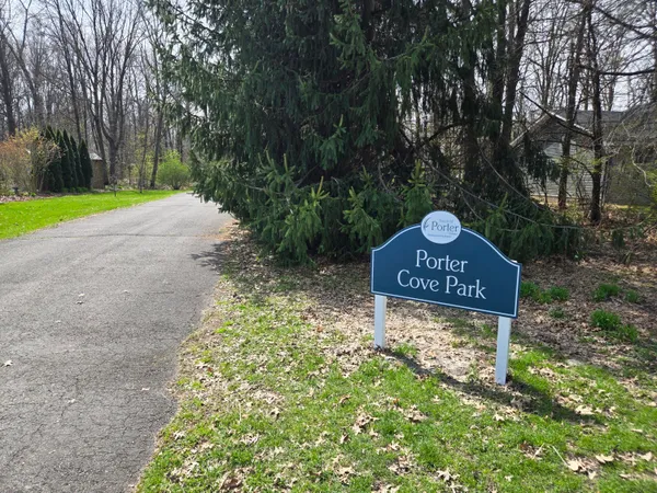 $329,000 | 1412 Essex Drive, Chesterton, IN 46304