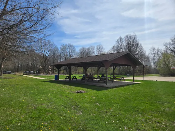 $329,000 | 1412 Essex Drive, Chesterton, IN 46304