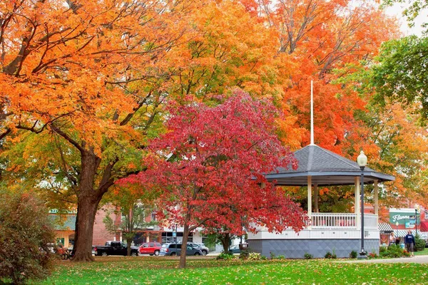 $329,000 | 1412 Essex Drive, Chesterton, IN 46304