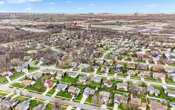 $329,000 | 1412 Essex Drive, Chesterton, IN 46304