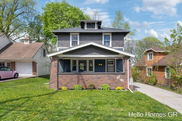 $289,900 | 949 College Avenue Northeast, Grand Rapids, MI 49503