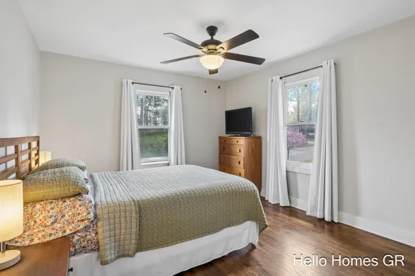 $289,900 | 949 College Avenue Northeast, Grand Rapids, MI 49503