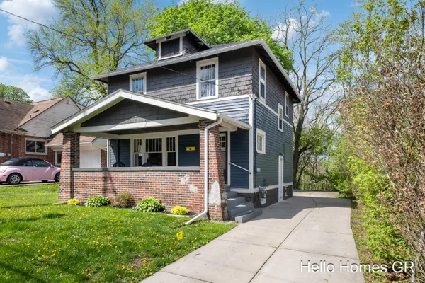 $289,900 | 949 College Avenue Northeast, Grand Rapids, MI 49503
