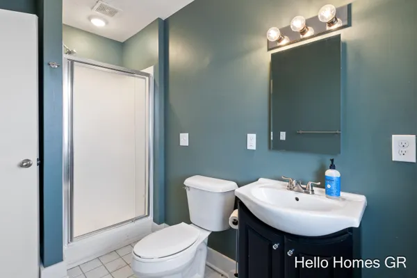 $289,900 | 949 College Avenue Northeast, Grand Rapids, MI 49503