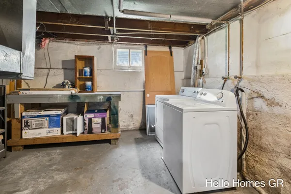 $289,900 | 949 College Avenue Northeast, Grand Rapids, MI 49503