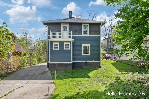$289,900 | 949 College Avenue Northeast, Grand Rapids, MI 49503