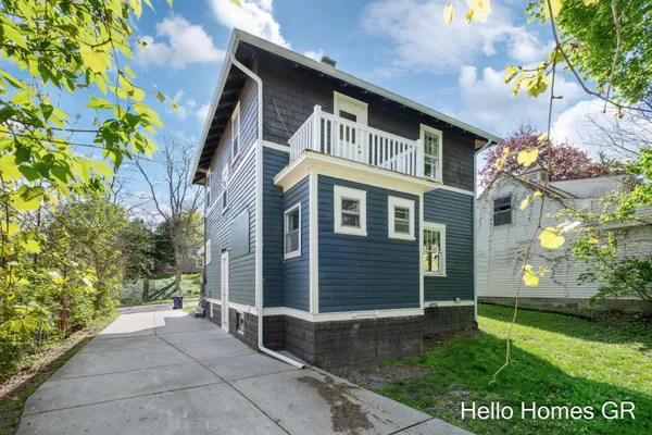 $289,900 | 949 College Avenue Northeast, Grand Rapids, MI 49503