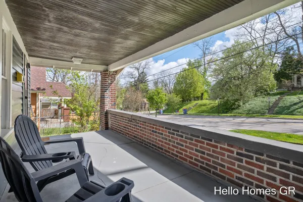 $289,900 | 949 College Avenue Northeast, Grand Rapids, MI 49503