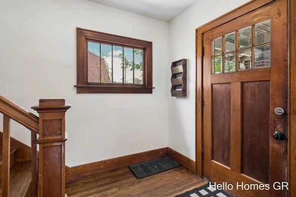 $289,900 | 949 College Avenue Northeast, Grand Rapids, MI 49503