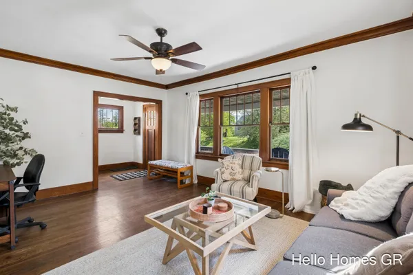 $289,900 | 949 College Avenue Northeast, Grand Rapids, MI 49503