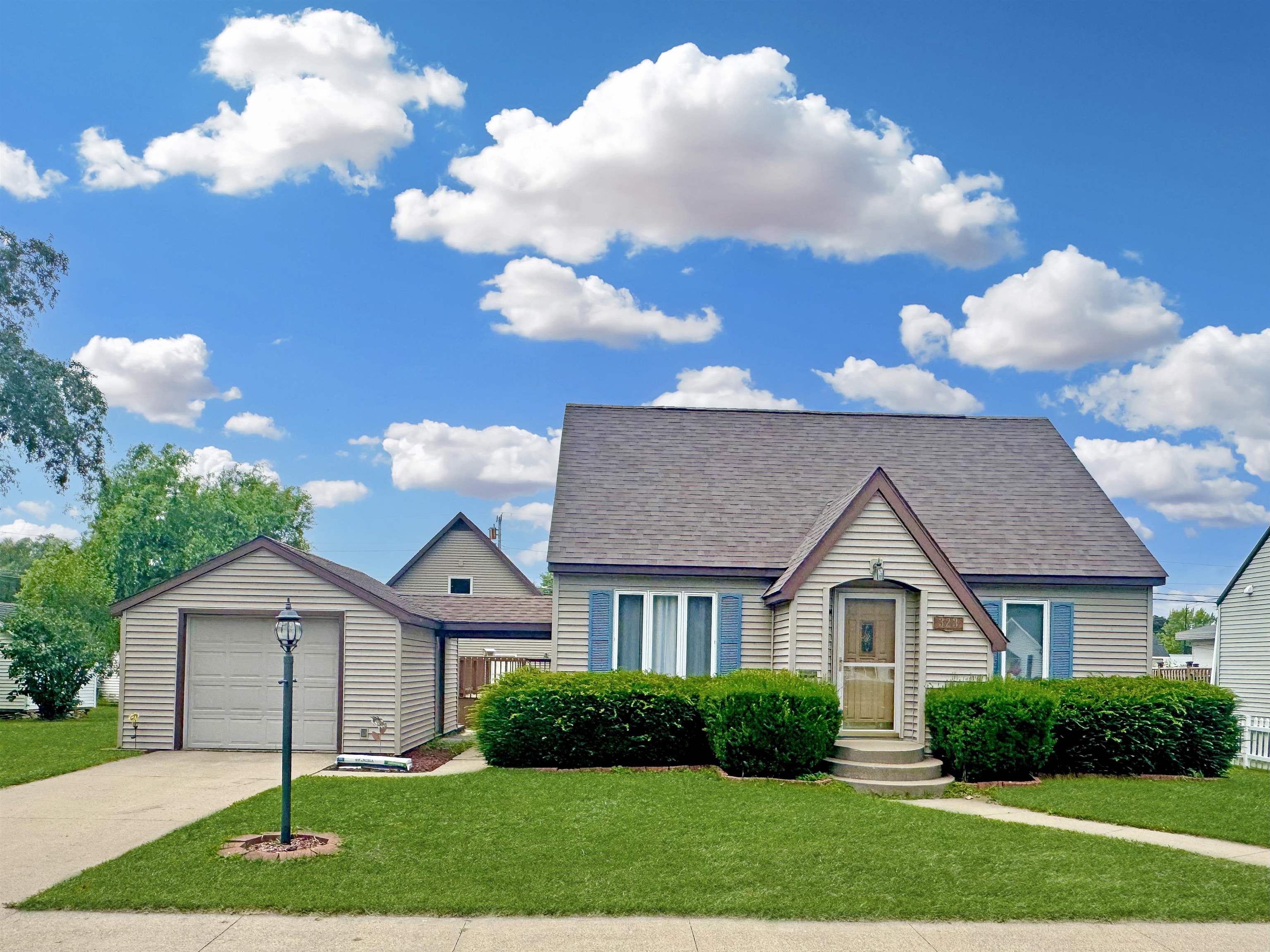323 South Ohio Street Prairie du Chien, WI 53821 - Photo 1 of 38