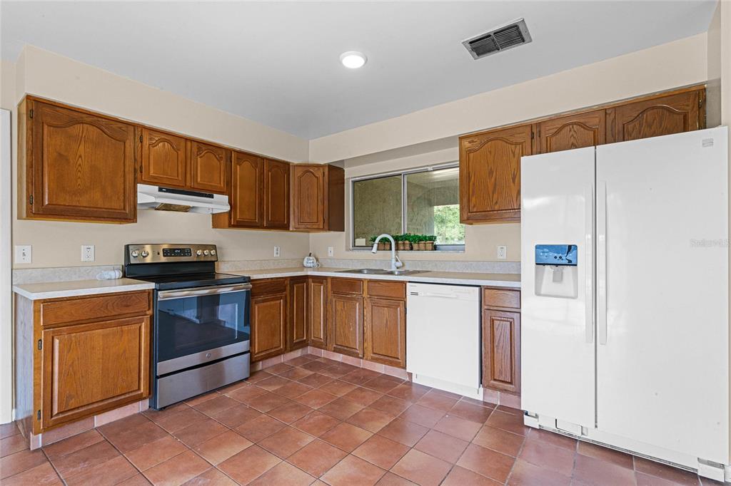 404 Shady Banks Road Altamonte Springs, FL 32779 - Photo 13 of 40 Gallery Image 13