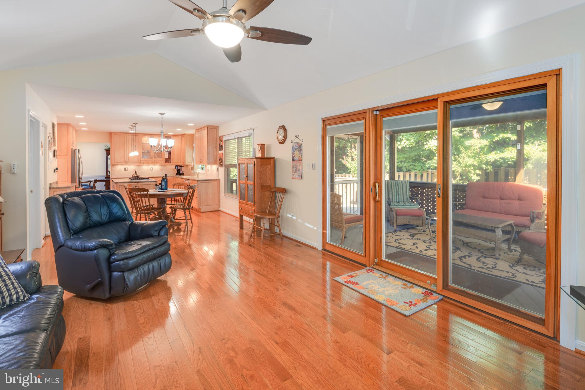 8536 Hooes Road Springfield, VA 22153 - Photo 13 of 49 Family Room