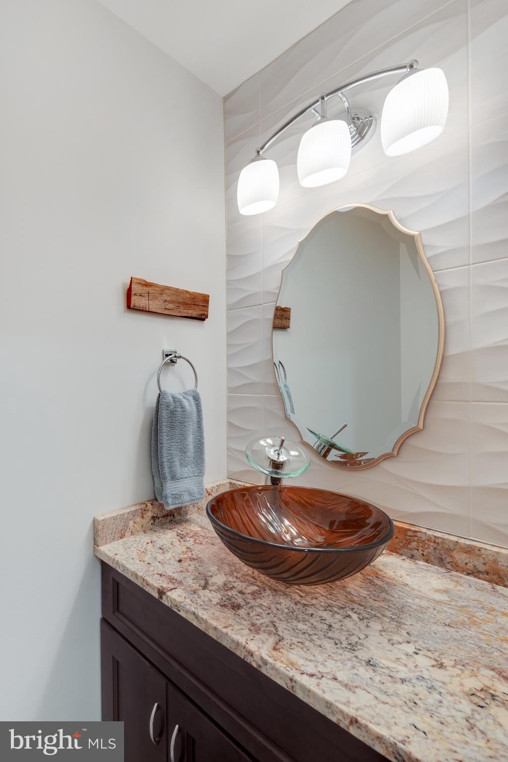 8536 Hooes Road Springfield, VA 22153 - Photo 17 of 49 Main Level Powder Room