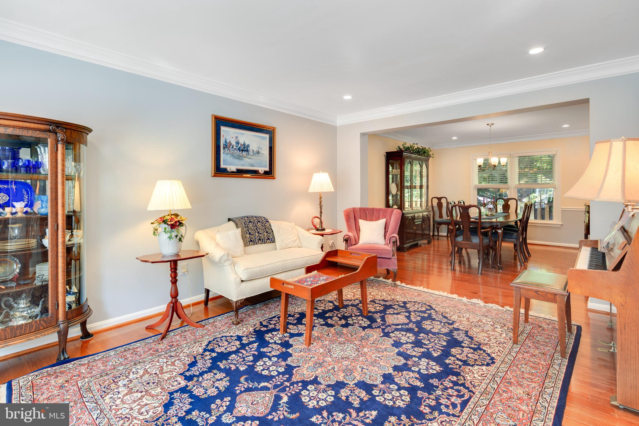 8536 Hooes Road Springfield, VA 22153 - Photo 2 of 49 Living Room