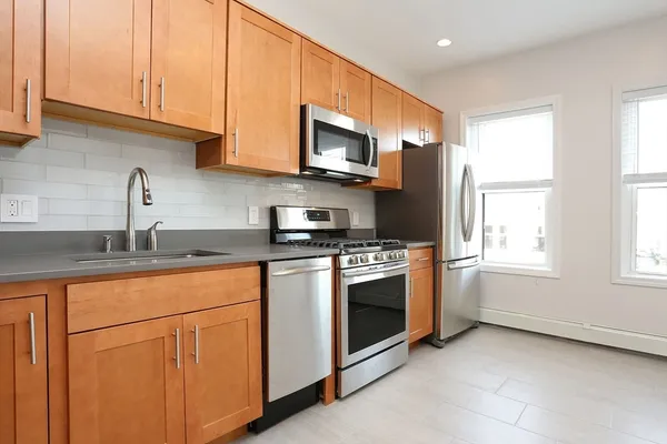 $3,500 | 102 Union Park Street, Unit 3, Boston, MA 02118