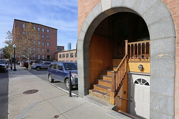 $3,500 | 102 Union Park Street, Unit 3, Boston, MA 02118
