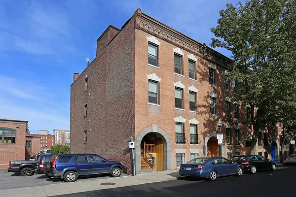 $3,500 | 102 Union Park Street, Unit 3, Boston, MA 02118